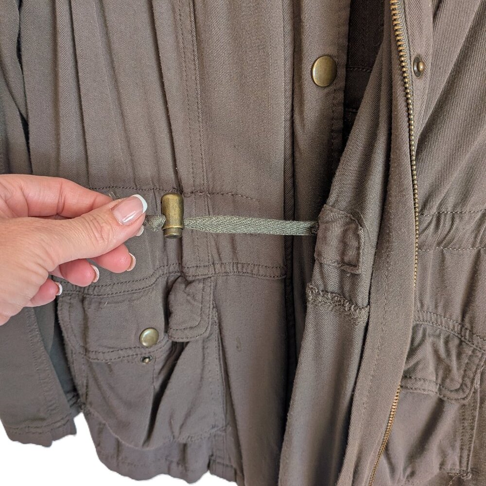 Lightweight Jacket - Picture 8 of 11